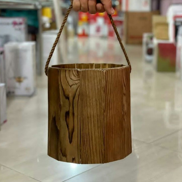 سطل چوبی بزرگ، بدون درب،چوب روسی،مناسب جای گلدان و...